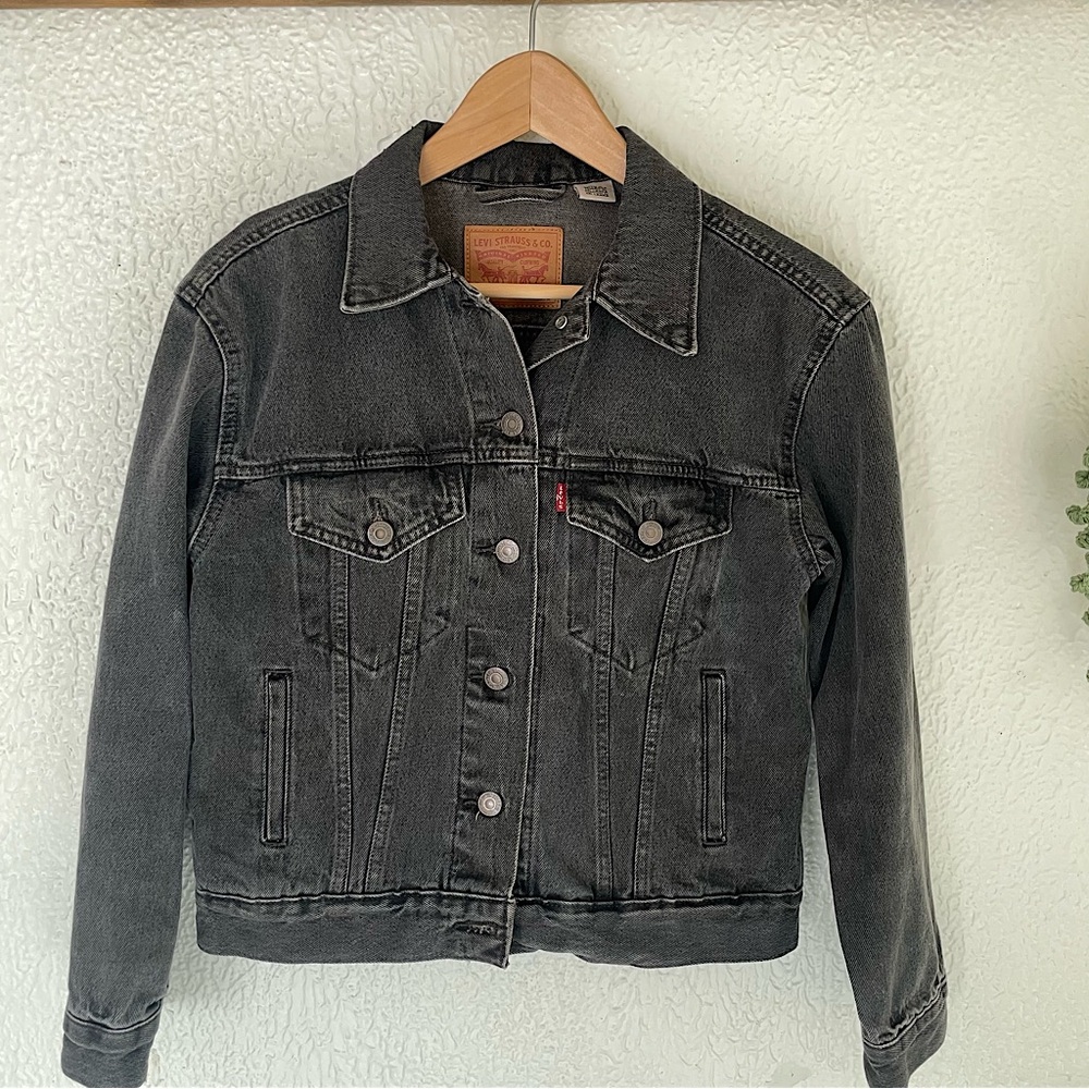 Levi’s Black Trucker Jacket